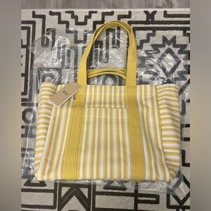 The vacation tote in honey stripe yellow